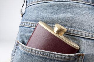Illustration for article titled Hip Flasks Make a Wonderful Memento for Both Males as Well as Women!